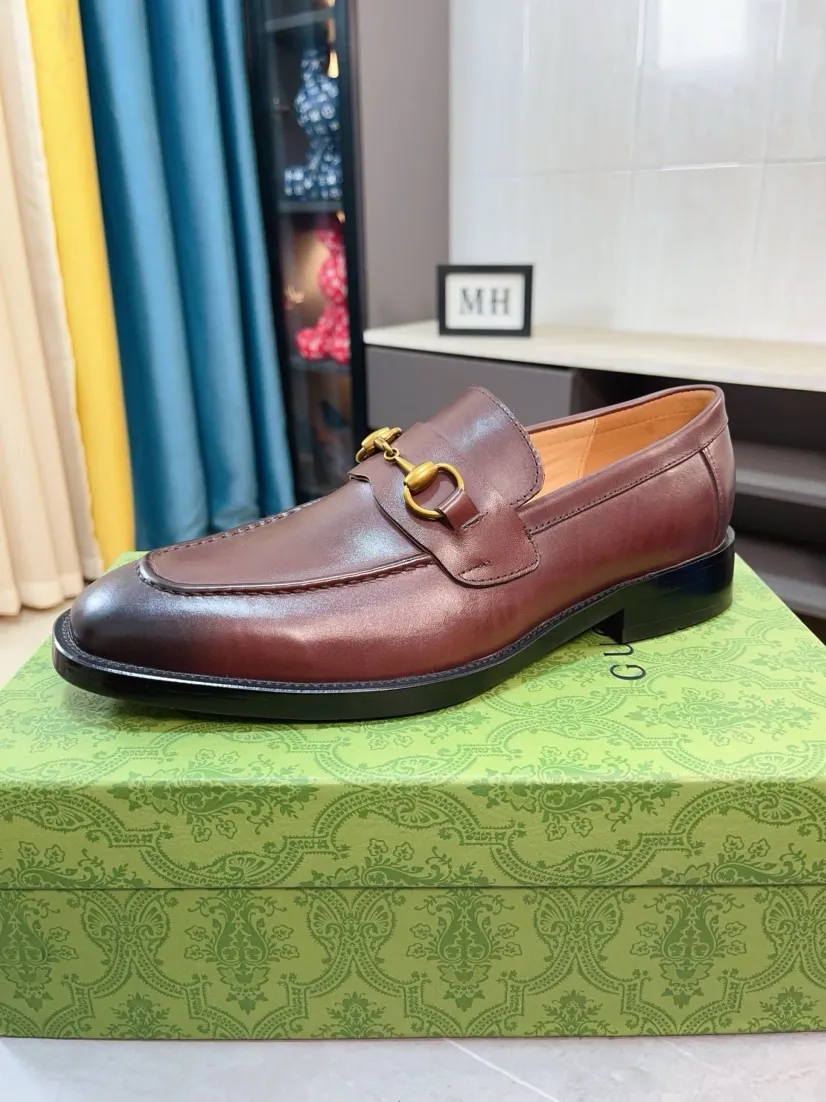 Factory price 500🌹🌹 [GUCCI Gucci] A new style of formal men's leather shoes is coming~ The original quality upper is made of cowhide imported from Italy + soft and delicate leather, comfortable and soft first-layer cowhide lining, rubber wear-resistant outsole, the shoe shape is dignified and domineering, and the luxury charm cannot be concealed! The natural and free nouveau riche leads the trend. Code number: 38-44